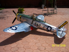 P-47_w_pilot_getting_out_2.jpg (230510 bytes)